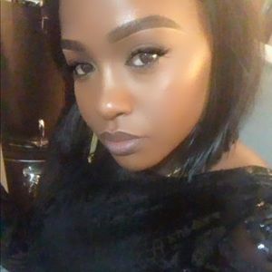 Meet your Posher, Denitra